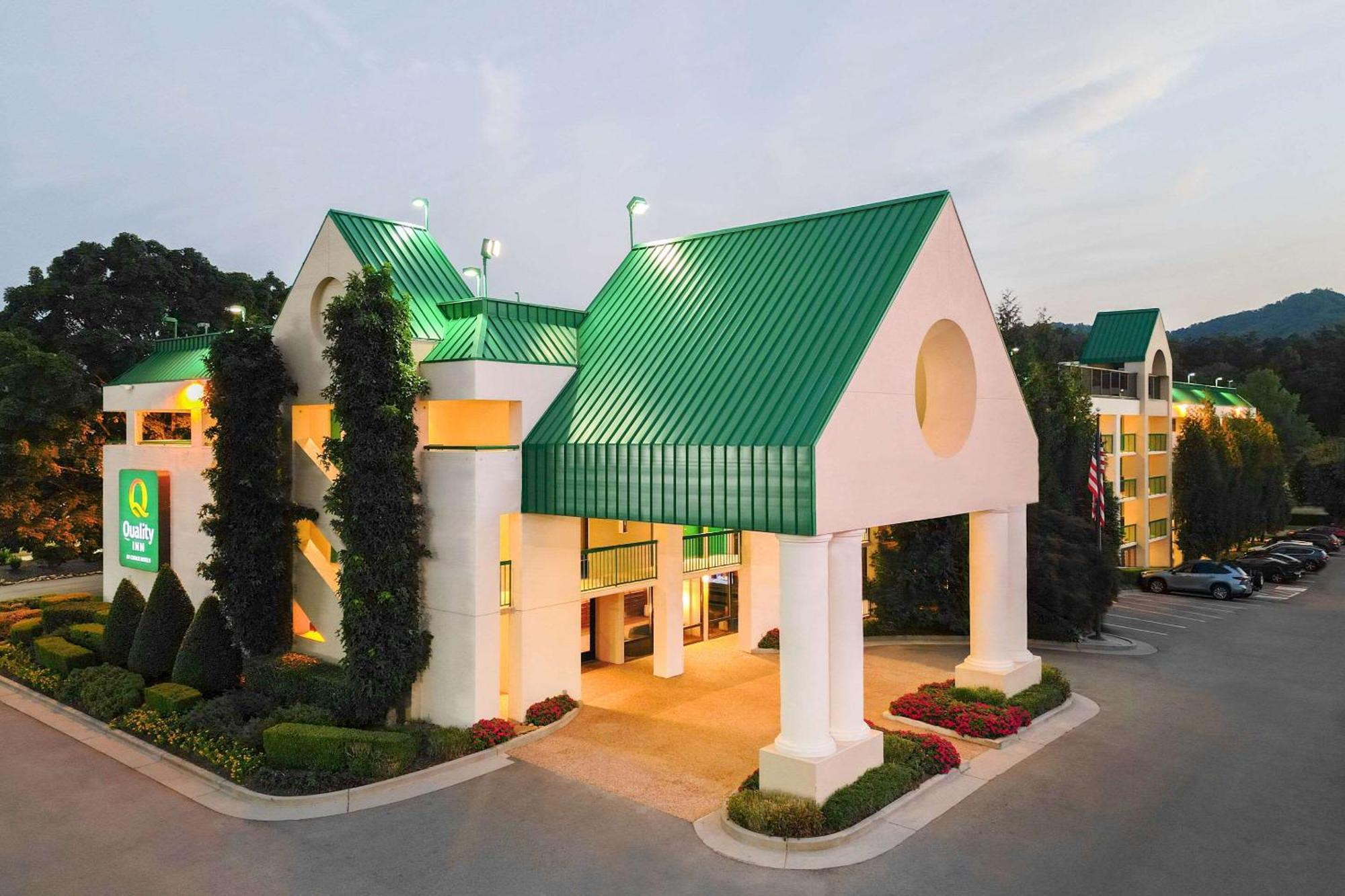 Quality Inn Near The Island Pigeon Forge Exterior foto