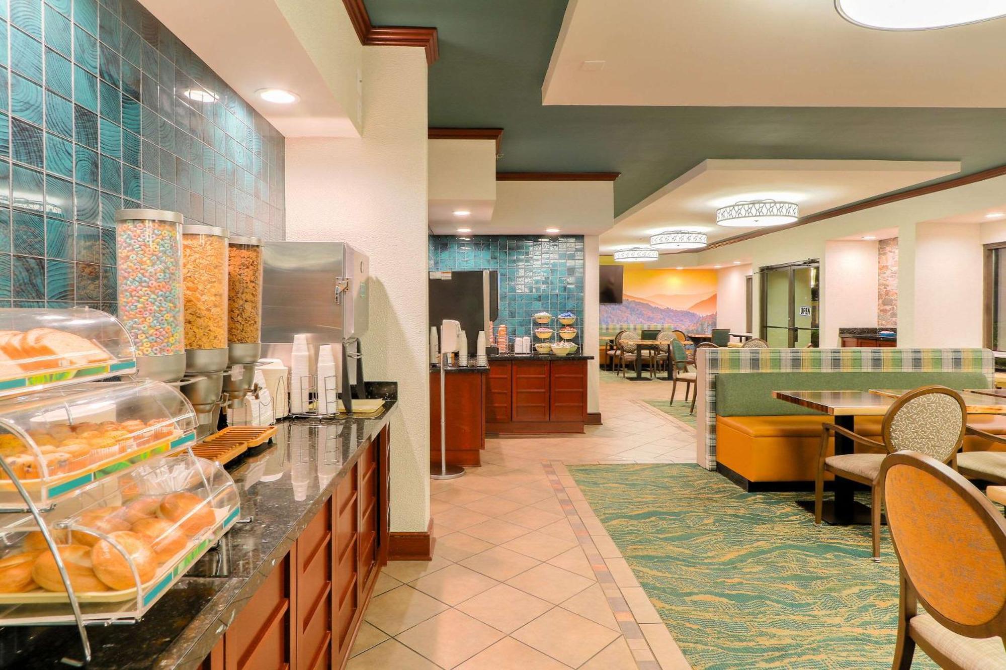 Quality Inn Near The Island Pigeon Forge Exterior foto
